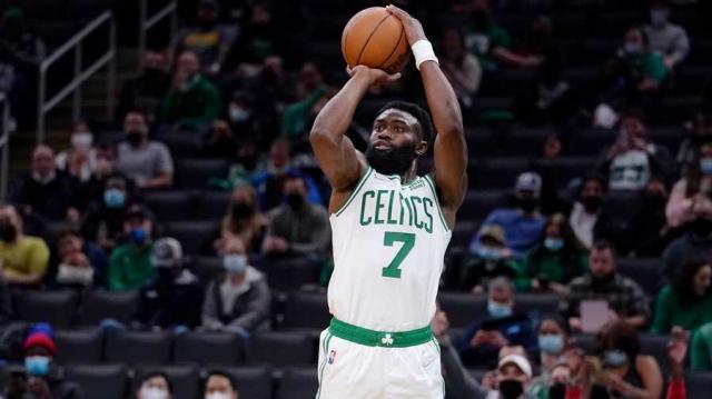 jaylen-brown-2021-celtics-preseason-ap-photo-1634762944.jpg